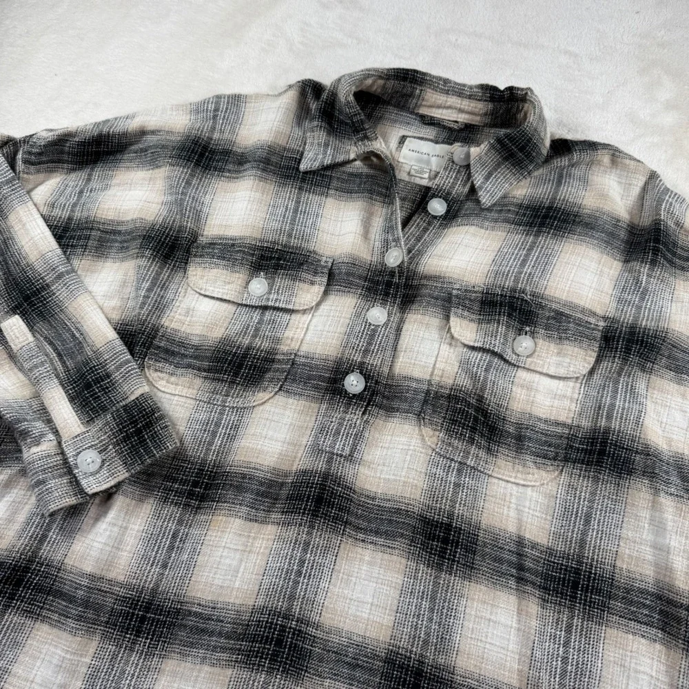 American Eagle Plaid Shirt Womens Large Black Cream Cotton Button Front Flannel